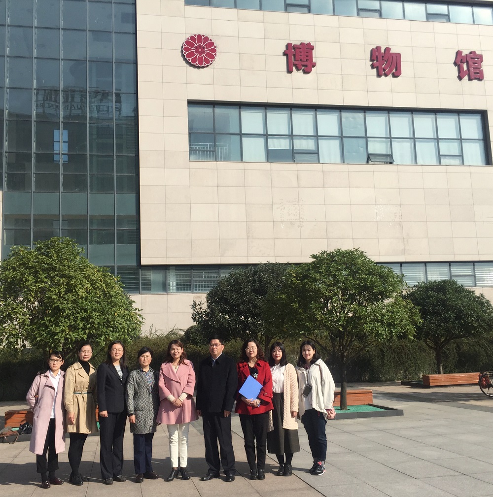 永利yl23411官网领导赴信阳市博物馆看望实习研究生