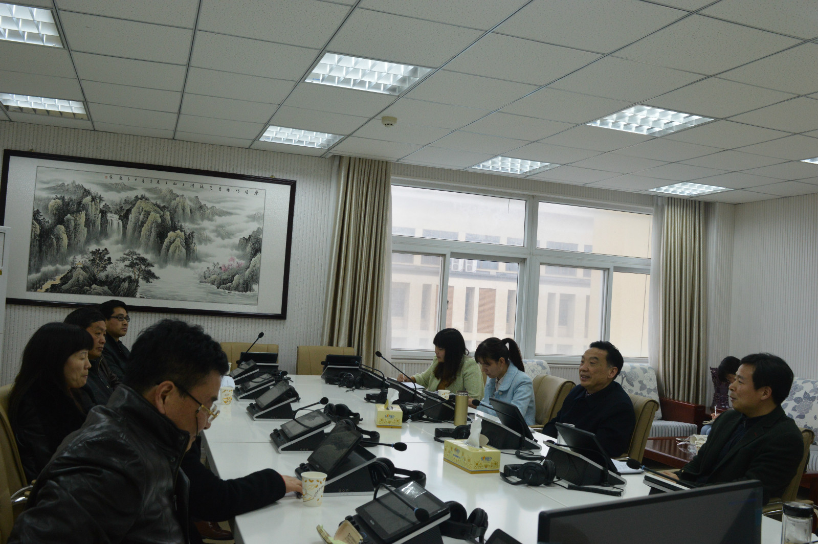 永利yl23411官网举办退休教师座谈会