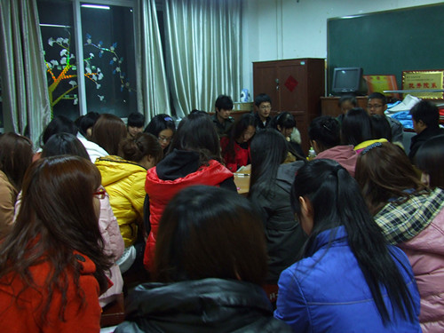 永利yl23411官网多途径组织学生关注学习“两会”精神