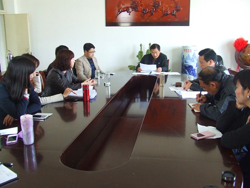永利yl23411官网教工党支部组织全体教工党员集中进行学习研讨