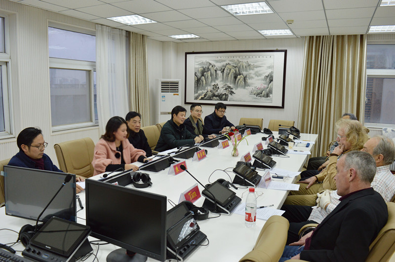  永利yl23411官网召开外籍教师座谈会
