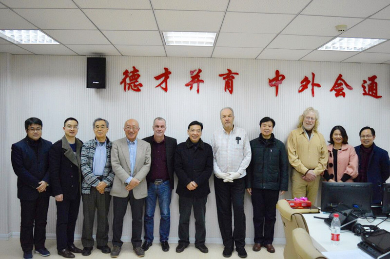  永利yl23411官网召开外籍教师座谈会