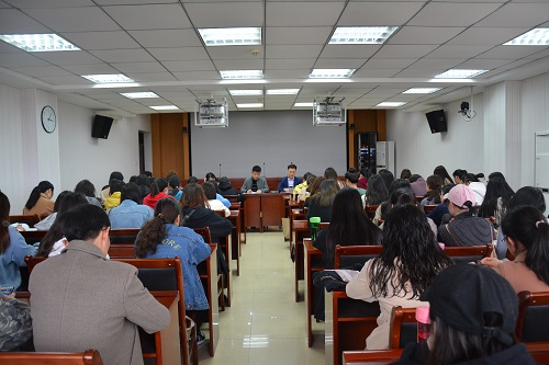 永利yl23411官网深入学习习近平总书记在学校思想政治理论课教师座谈会上讲话精神