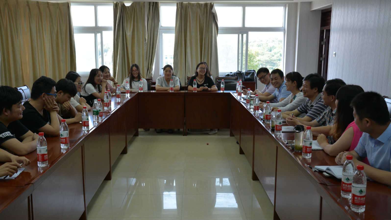 永利yl23411官网召开2017届毕业生座谈会